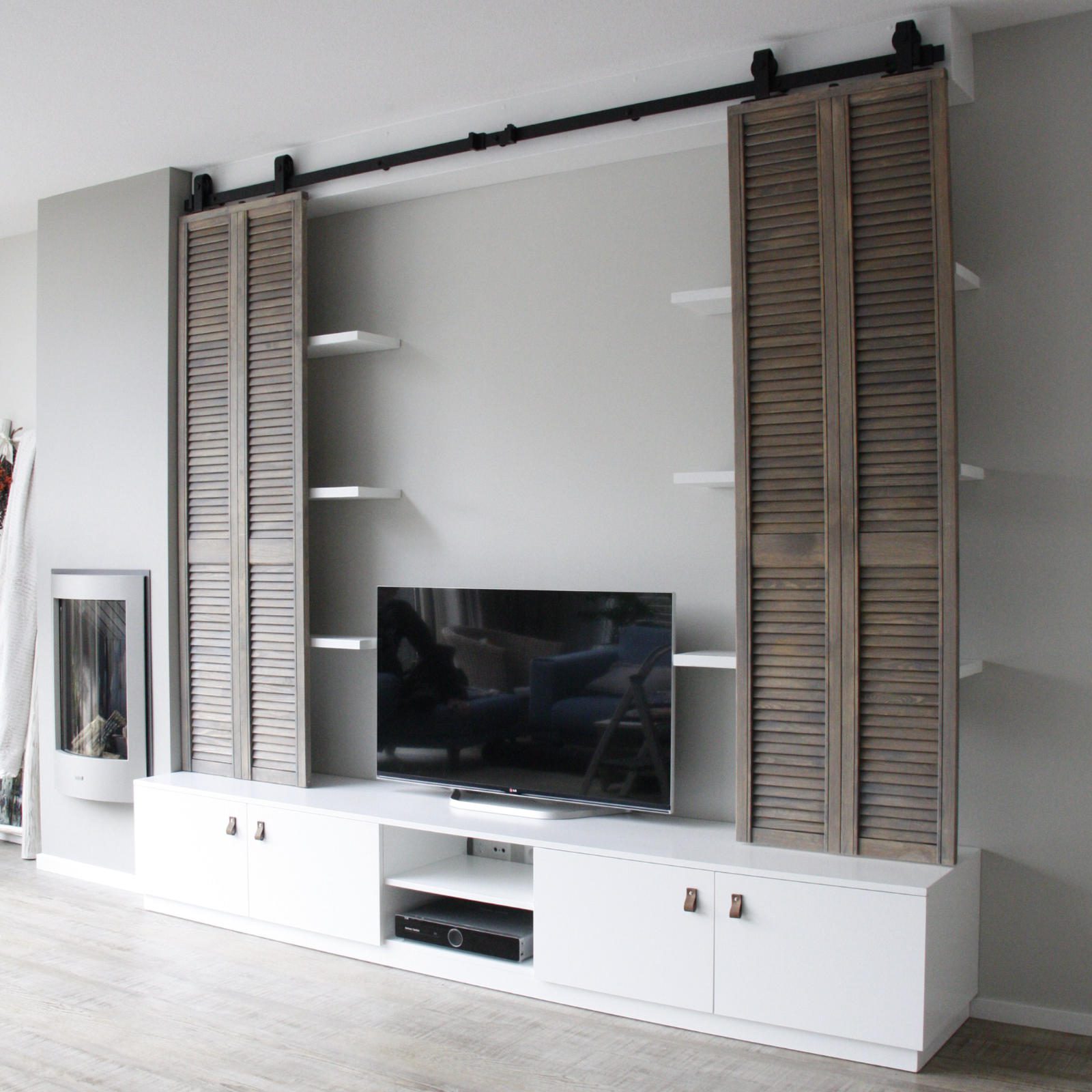tv meubel met deurtjes